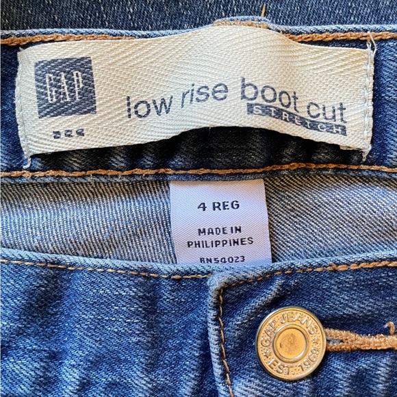 GAP Low Rise Bootcut Jeans - Picture 5 of 6